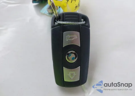 2012 BMW 328I из США, поврежденный, VIN WBAKE5C5XCE755692